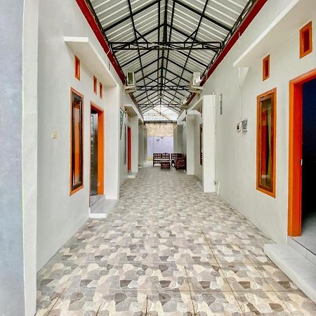 Griya Asri Syariah Mitra Reddoorz Hotel Rogojampi Eksteriør billede