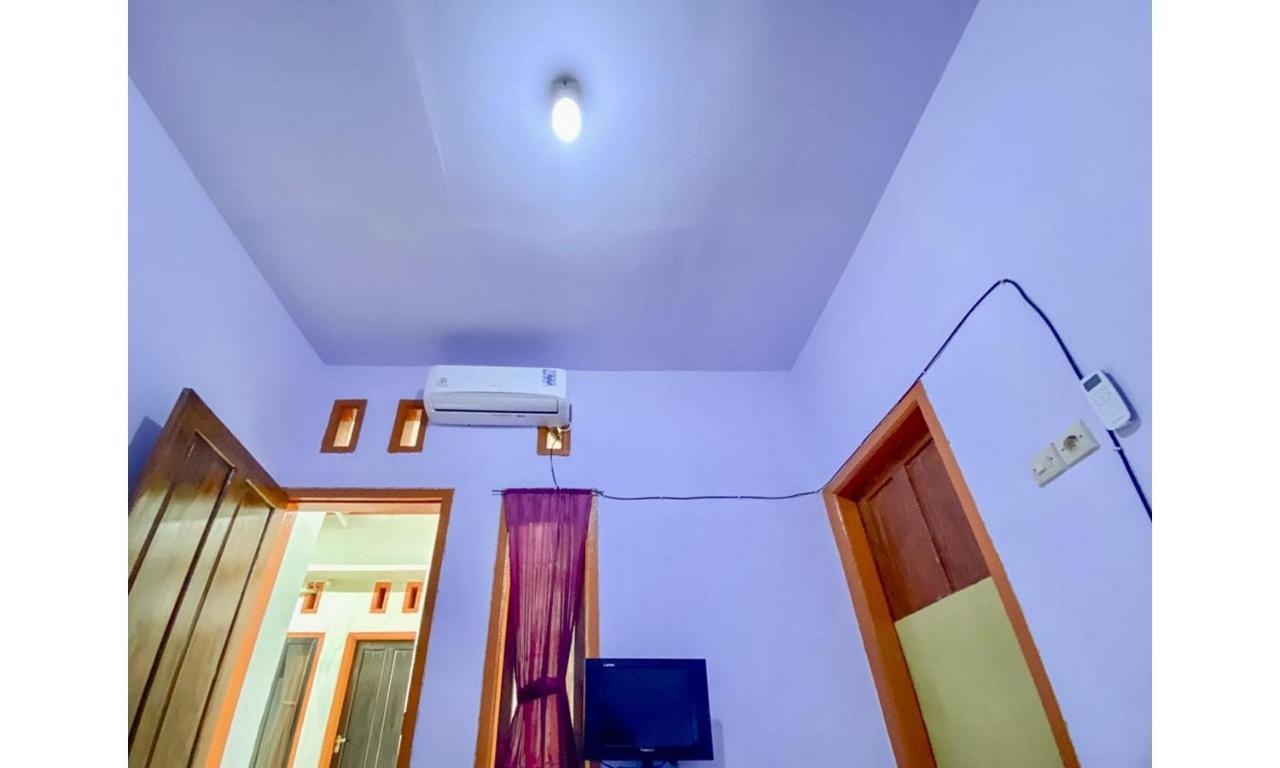 Griya Asri Syariah Mitra Reddoorz Hotel Rogojampi Eksteriør billede